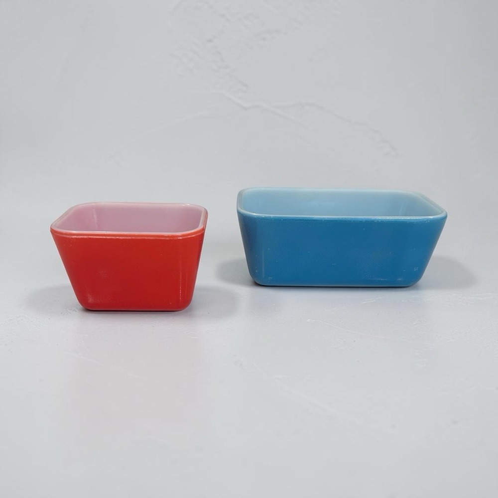 Pyrex Red & Blue Refrigerator Dish Set 501-B 502-B VTG Glass Storage NO LIDS
